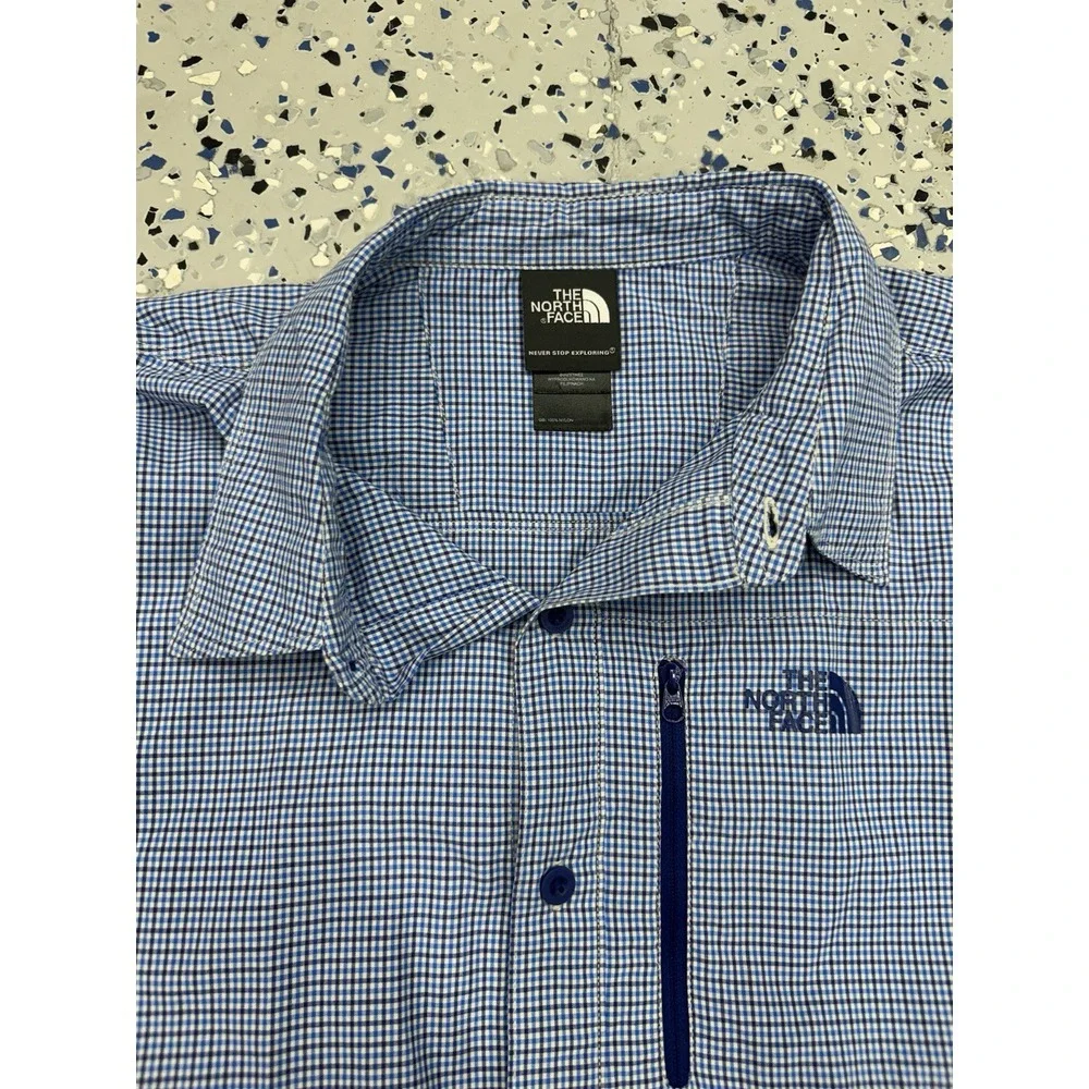 The North Face Button Down Plaid Camp Trail Fishing Shirt Men's Large Zip Pocket